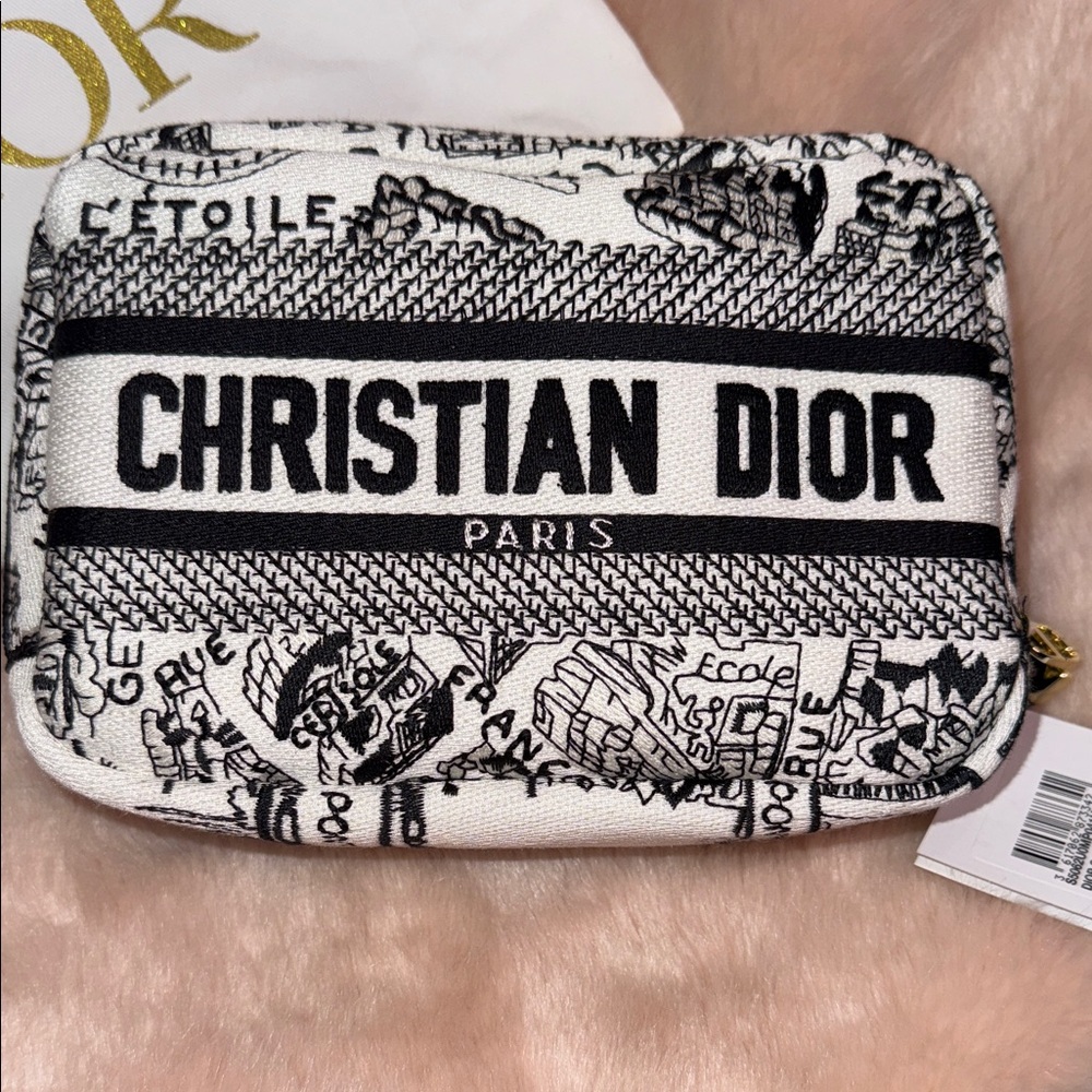 Black and White cosmetic Pouch - Picture 2 of 13